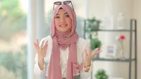 Ini cara memakai pashmina untuk gaya hijab cantik.