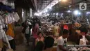 Suasana Pasar Kebayoran Lama, Jakarta, Selasa (28/6/2021). Pemprov DKI Jakarta melakukan pembatasan mobilitas warga, salahsatunya pembatasan operasional pasar tradisional untuk menekan penyebaran COVID-19. (Liputan6.com/Angga Yuniar)