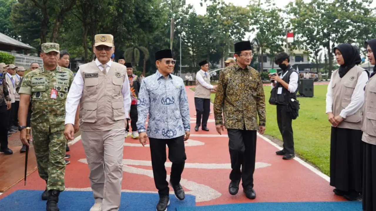 Menteri Agama (Menag) Nasaruddin Umar (paling kanan) saat menghadiri Penutupan Pembekalan sekaligus Pengukuhan Petugas Penyelenggara Ibadah Haji (PPIH) Arab Saudi Tahun 2026.