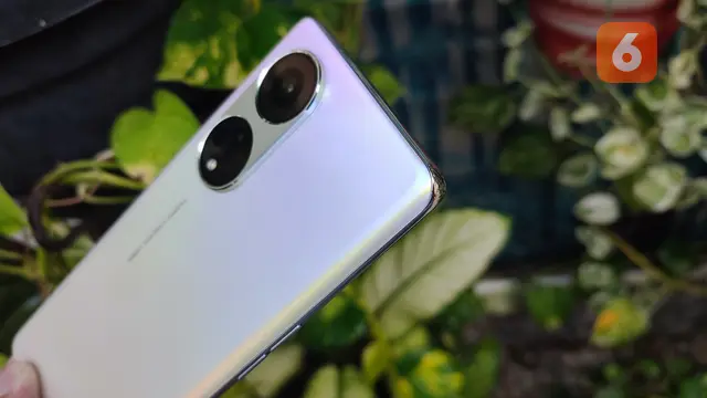 Oppo Reno8 T 5G (Liputan6.com/Giovani Dio Prasasti)