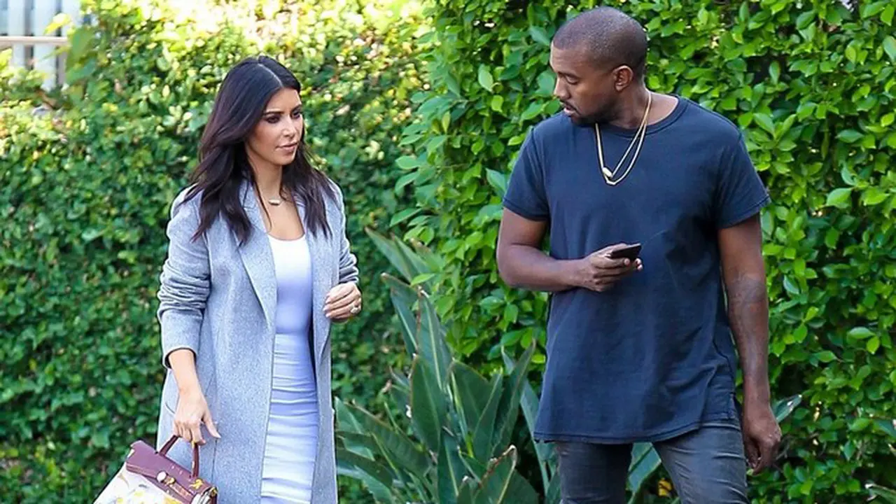 Kim Kardashian Akan Gugat Cerai Kanye West?