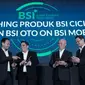 (Ki-Ka) SEVP Consumer Banking PT Bank Syariah Indonesia Tbk (BSI) Wawan Setiawan, Direktur Sales & Distribution BSI Anton Sukarna, Direktur Retail Banking BSI Ngatari dan SEVP Digital Banking BSI Saut Parulian Saragih berbincang pada peresmian fitur pembiayaan BSI Cicil Emas dan BSI OTO di BSI Mobile, Jakarta (07/02/2023). (Liputan6.com/HO)