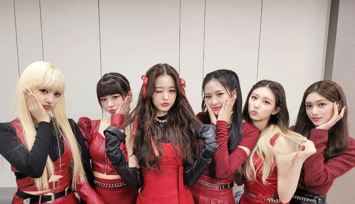 Girl Group IVE (@ivestarship/instagram.com)
