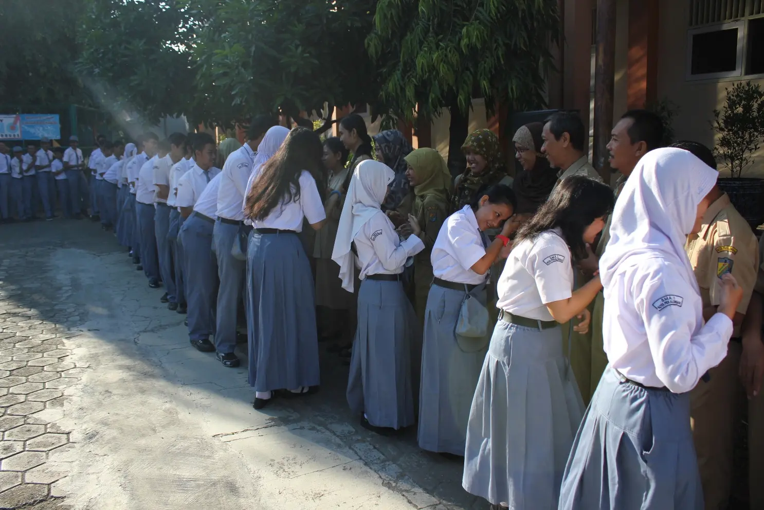 Ilustrasi Halal bi Halal | Sumber Foto: sma1pekalongan.sch.id