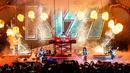 Penampilan band heavy metal KISS dalam tur dunia bertajuk 'End of the Road' di Riverbend Music Center, Cincinnati, Ohio, Amerika Serikat, Kamis (29/8/2019). KISS menggebrak panggung Riverbend Music Center dalam tur perpisahan band tersebut. (Photo by Amy Harris/Invision/AP)