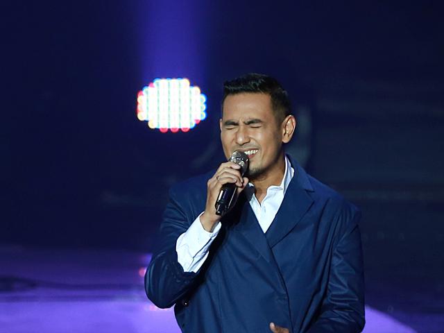 Tiada Kata Berpisah Rio Febrian Sambut Tahun 2017 News