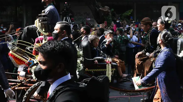 Kemeriahan Kirab Kaesang Pangarep dan Erina Gudono