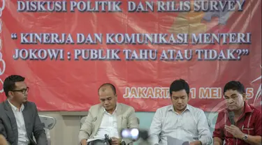 Ketua DPP PDIP Andreas Pareira, Agung Suprio dan Direktur Eksekutif PolcoMM Institute Heri Budianto saat Rilis Survei dan Diskusi "Kinerja dan Komunikasi Menteri Jokowi: Publik Tahu atau Tidak ?" di Jakarta, Senin (11/5/2015). (Liputan6.com/Faizal Fanani)