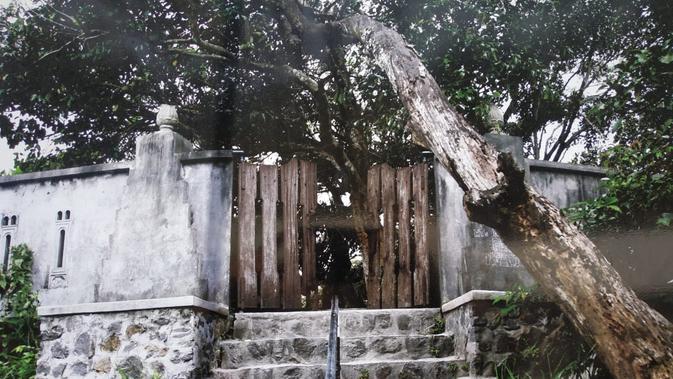 Makam Mbah Boncolono (Liputan6.com/Dian Kurniawan)