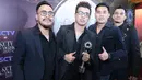 "Tidak menyangka sebenernya. Jadi merasa ajaib aja," ucap Bian, vokalis BIAN Gindas di Studio 6 Emtek City, Daan Mogot, Jakarta Barat, Rabu (29/11/2017). (Adrian Putra/Bintang.com)