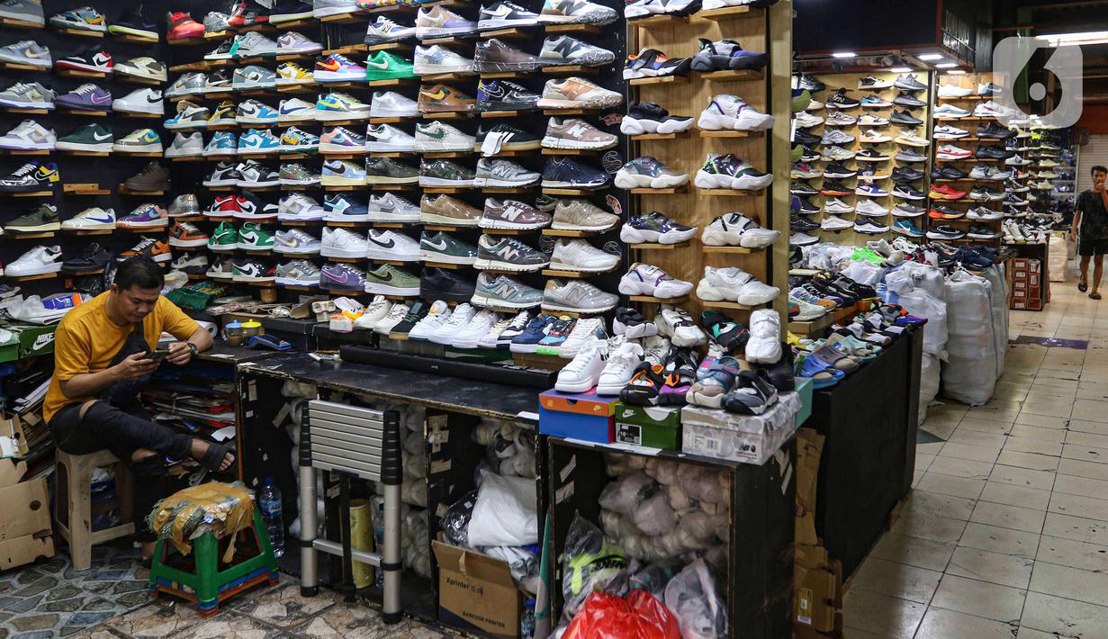 Dari sisi moneter, ia bilang, penguatan dolar Amerika Serikat (AS) terhadap sebagian besar mata uang negara lain termasuk Rupiah juga harus diperhatikan. (Liputan6.com/Angga Yuniar)