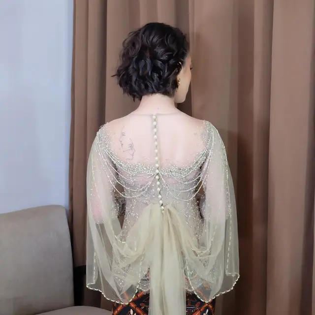 6 Potret Adhisty Zara Pamer Tato di Lengan dan Punggung, Curi Perhatian