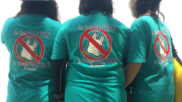 Aksi Menyelam Bersih Laut World Cleanup Day