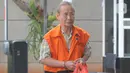 Pemilik PT Fajar Mulia Transindo, Pieko Nyotosetiadi berjalan akan menjalani pemeriksaan oleh penyidik di Gedung KPK, Jakarta, Kamis (24/10/2019). Pieko diperiksa sebagai tersangka kasus dugaan suap terkait distribusi gula. Dia diduga memberi suap SGD 345 ribu kepada Dolly. (merdeka.com/Dwi Narwoko)