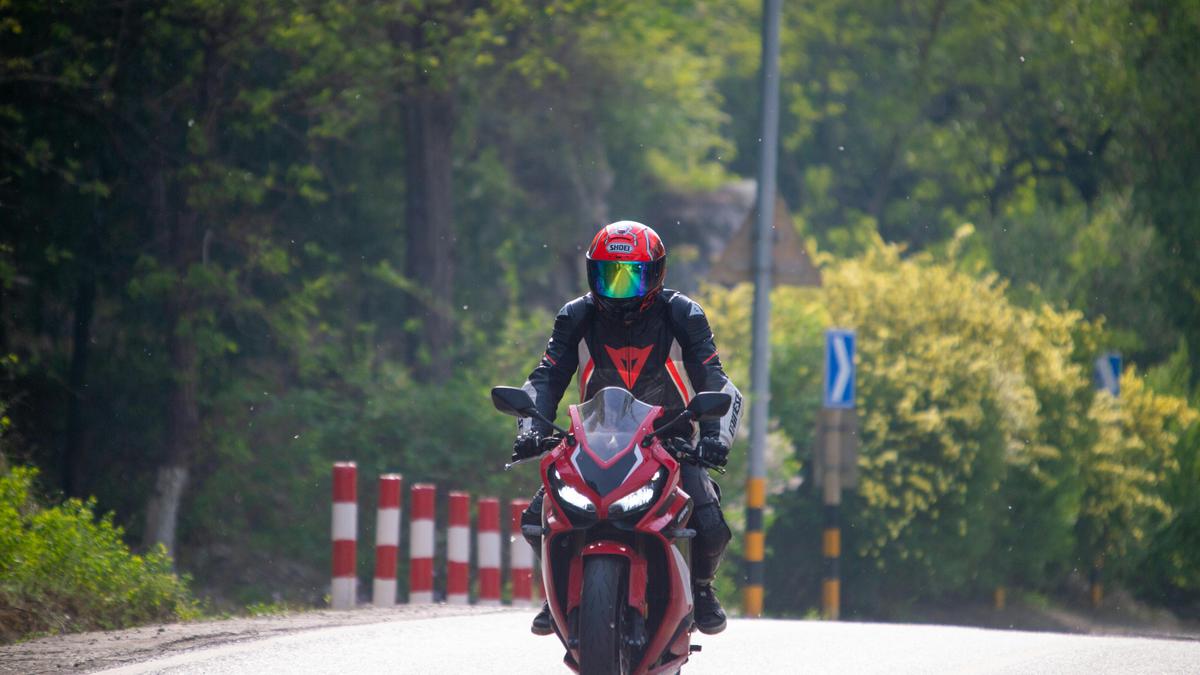7 Inspirasi Cat Motor Warna Merah untuk Modifikasi, Ketahui Regulasinya di Indonesia