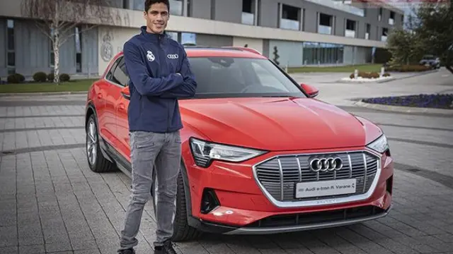 Audi E-Tron jadi salah satu koleksi Raphael Varane