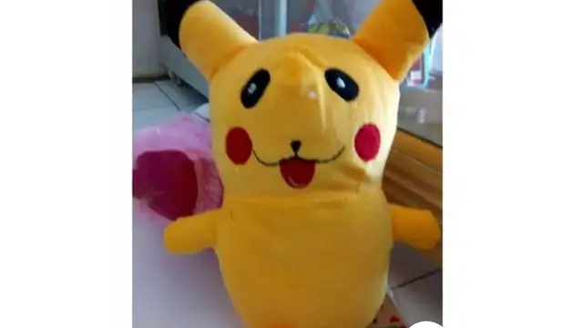 7 Potret Boneka Pikachu Ini Bikin Tepuk Jidat, Ada yang Kena Azab