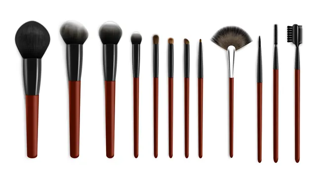 Waktu yang tepat untuk membersihkan dan mengganti alat makeup