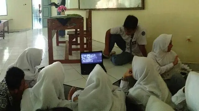 Kelakuan Nyeleneh siswa di dalam kelas