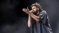 J. Cole tampil pada hari ketiga Festival Musik Lollapalooza di Grant Park, Chicago, Amerika Serikat, 30 Juli 2022. Hampir 100 ribu orang dari seluruh dunia datang ke Festival Musik Lollapalooza 2022 yang menjadi salah satu festival musik terbesar di Amerika Serikat. (Photo by Amy Harris/Invision/AP)