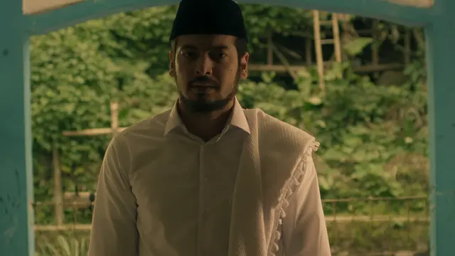 Boy Hamzah sebagai Bagas dalam film Jin Khodam. (Foto: Dok. Mercusuar Films/ 786 Production)