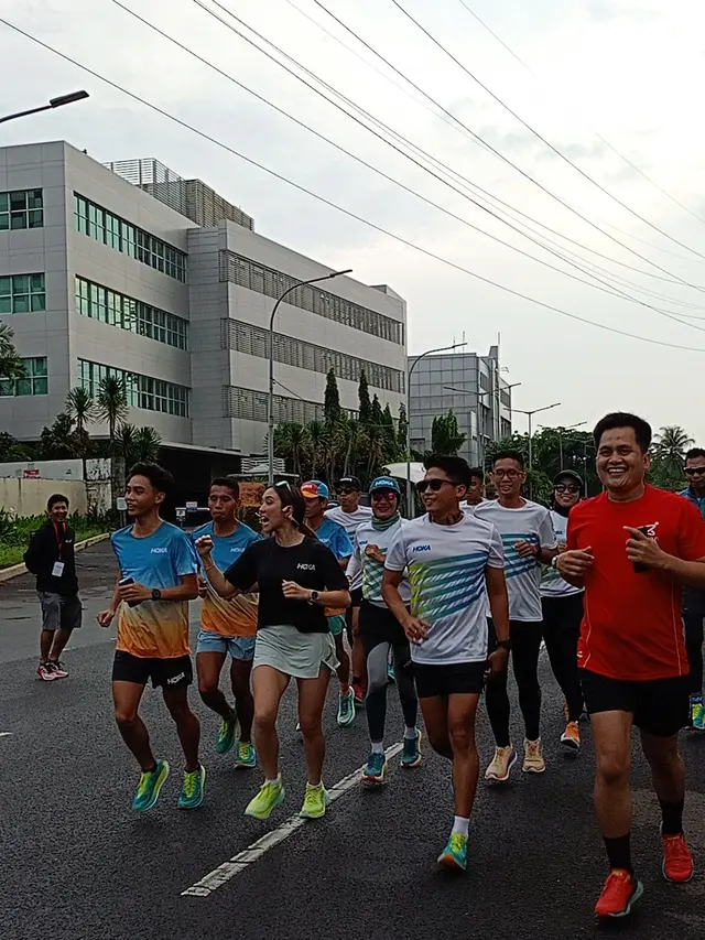 Pilihan Sepatu Lari Gisella Anastasia yang Cocok dan Nyaman Bagi Pemula