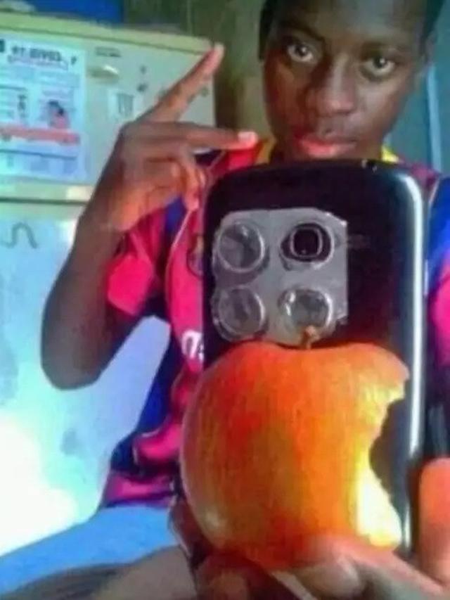 6 Potret Orang Ingin Pamer HP iPhone Ini Nyeleneh, Gagal Sombong