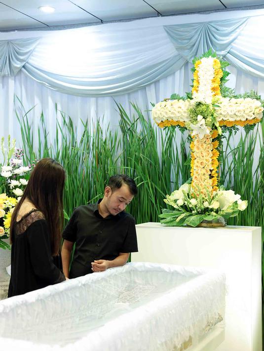 Ayah Ruben Onsu Wafat, Jessica Iskandar dan Ayu Ting Ting 