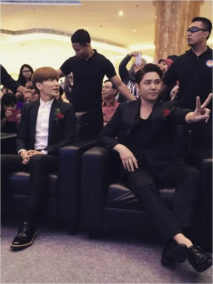 Leeteuk dan Kangin Super Junior