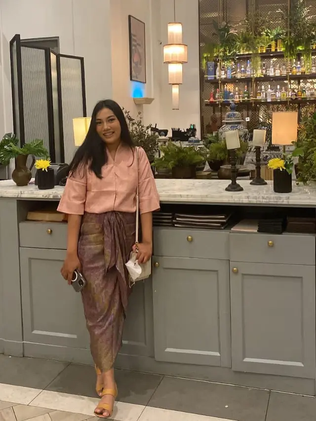 Jarang Tersorot, Ini 6 Potret Melisa Adek Marshel Widianto