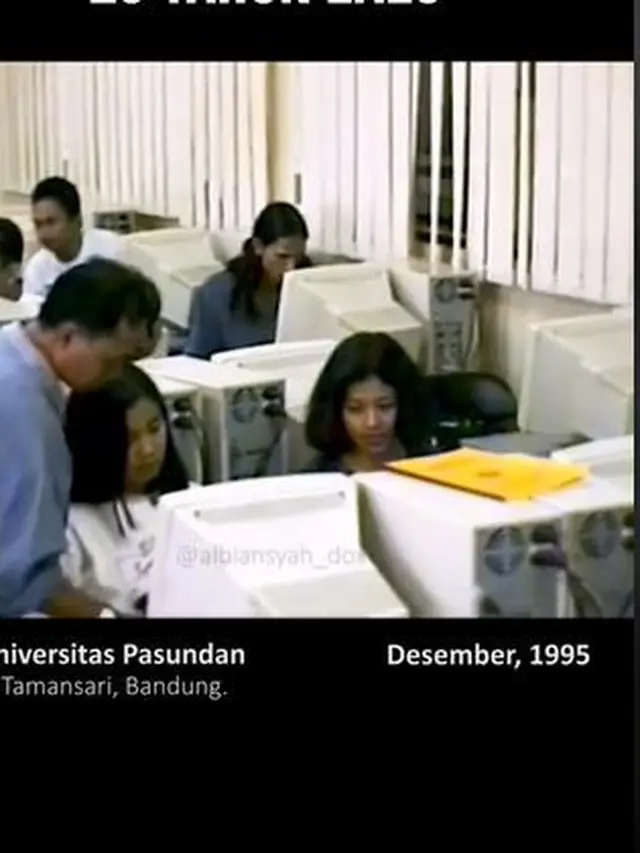 6 Potret Suasana Perkuliahan di Universitas Pasundan Pada 1995, Pakai Komputer Disket