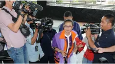 Komisi Pemberantasan Korupsi (KPK) melimpahkan berkas penyidikan Abdul Khoir, Direktur Utama PT Windhu Tunggal Utama yang jadi tersangka penyuapan anggota DPR terkait proyek di Kementerian Pekerjaan Umum dan Perumahan Rakyat.