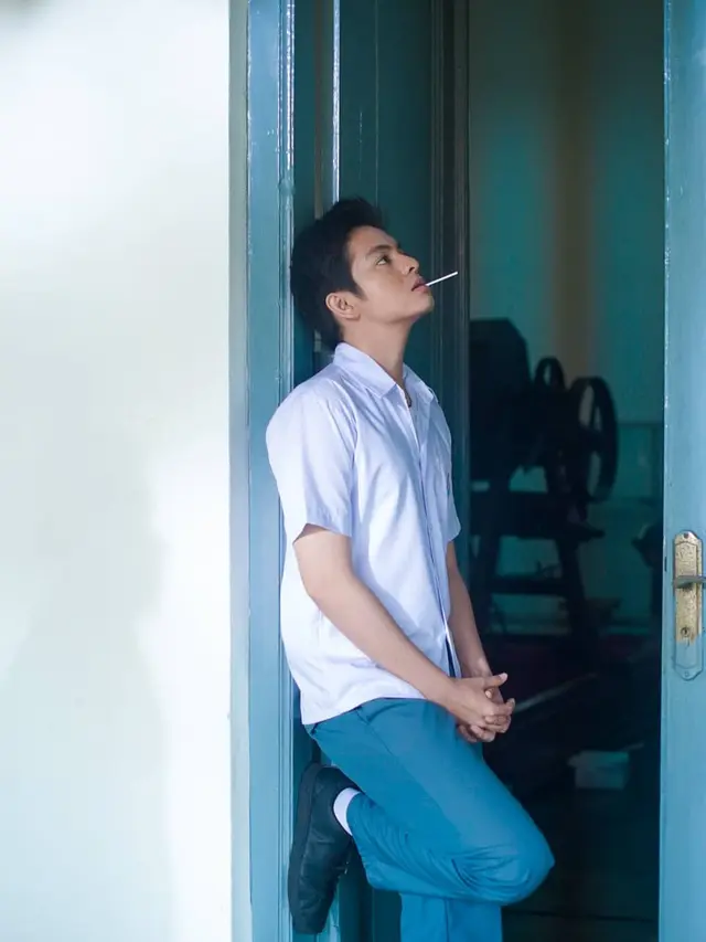 Aktingnya Selalu Memukau, Ini 6 Potret Angga Yunanda saat Pakai Seragam Sekolah