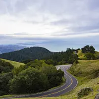 Inilah tiga komunitas yang bisa bikin kecintaanmu pada alam dan lingkungan jadi makin besar. (Sumber foto: unsplash.com/Ethan Dow)