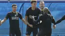 Dele Alli dkk. kembali berlatih ringan di Zelenogorsk dekat St. Petersburg, Rusia, (13/7/2018). Inggris akan melawan Belgia untuk memperebutkan tempat ketiga Piala Dunia 2018. (AP/Dmitri Lovetsky)