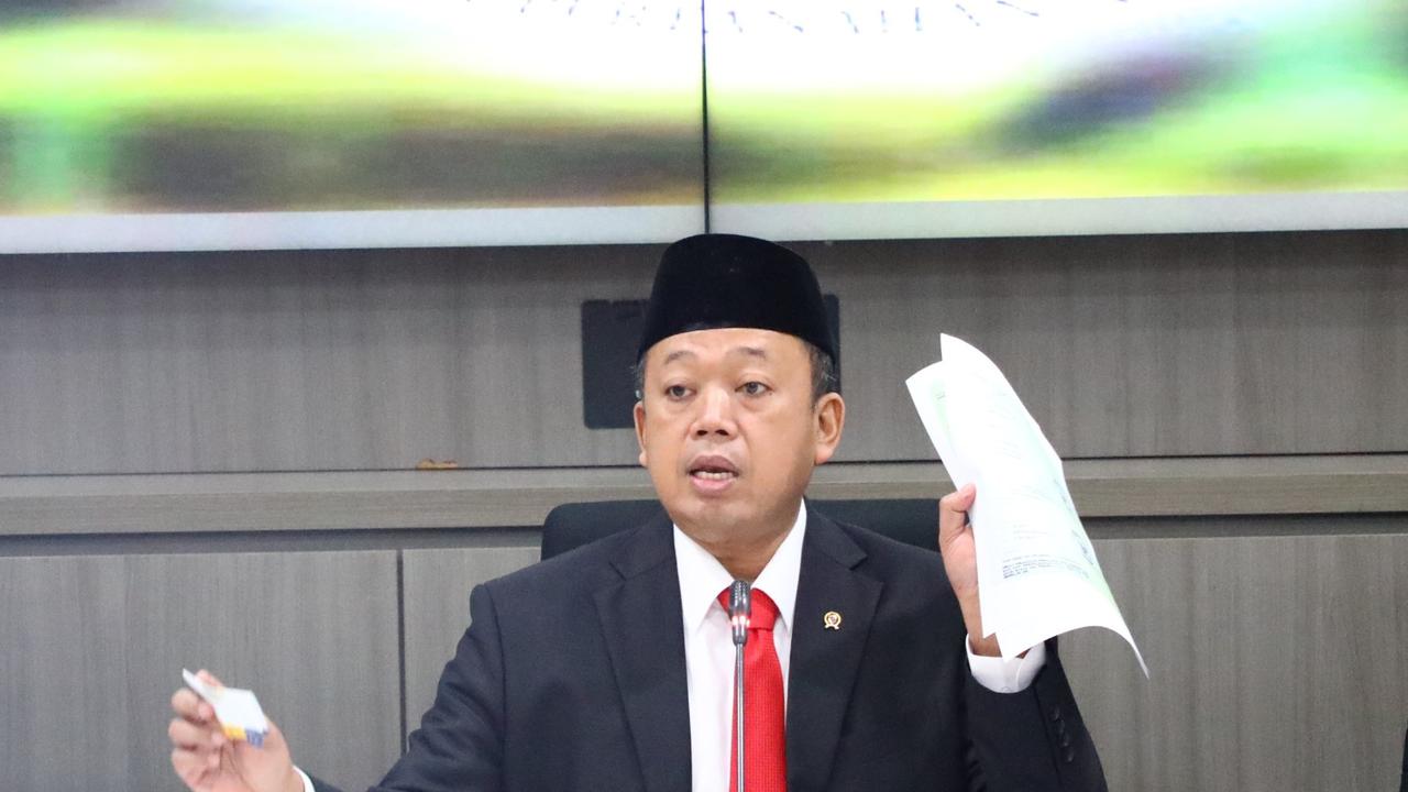 Menteri Agraria dan Tata Ruang/Kepala Badan Pertanahan Nasional (ATR/BPN) Nusron Wahid saat konferensi pers, Senin (20/1/2025). (Foto: Liputan6.com/Arief R)