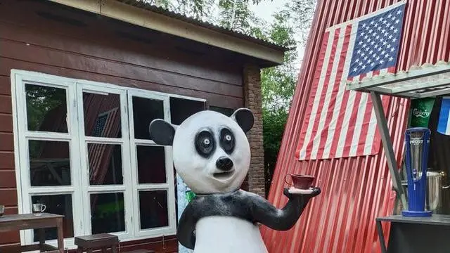 10 Potret Bentuk Patung Hewan Ini Absurd Banget, Bikin Geleng Kepala