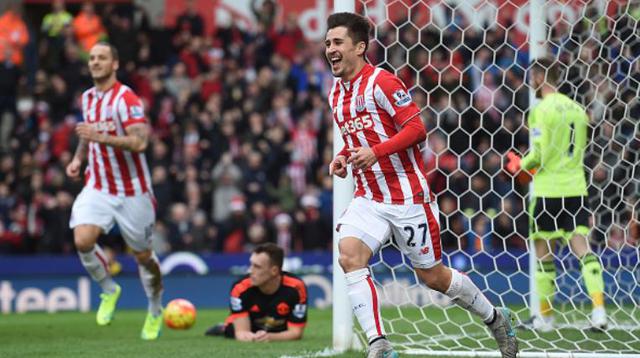 Striker Stoke City, Bojan Krkic, merayakan gol ke gawang Manchester United pada laga Premier League di Britannia, Stoke, Sabtu (26/12/2015) malam WIB. (AFP/Paul Ellis)