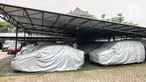 Suasana gudang penyimpanan kendaraan roda empat di PT Pegadaian (Persero), Kebon Nanas, Jakarta, Kamis (15/10/2020). Jumlah nasabah yang ingin menggadaikan kendaraannya di pegadaian selama pandemi COVID-19 pun terus meningkat. (Liputan6.com/Johan Tallo)