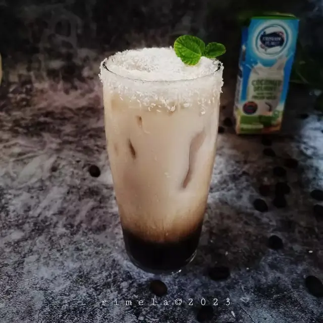 Resep kopi air kelapa latte. (dok. Cookpad @aromadapur_rimela)