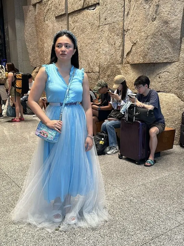 7 Potret Kebersamaan Marshanda dan Sienna Nonton Konser Taylor Swift di Singapura