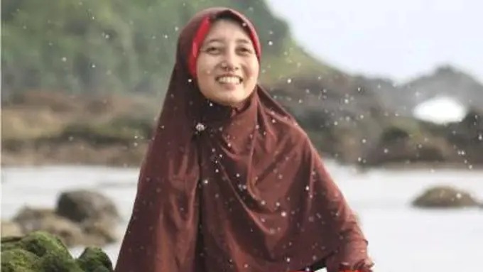 Untuk Dwi Estiningsih, Silakan Baca Komentar Para Netizen Ini