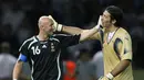 Kabar Buffon pensiun, pertama kali disampaikan oleh jurnalis spesialis transfer top Eropa, Fabrizio Romano. (AFP/Gabriel Bouys)