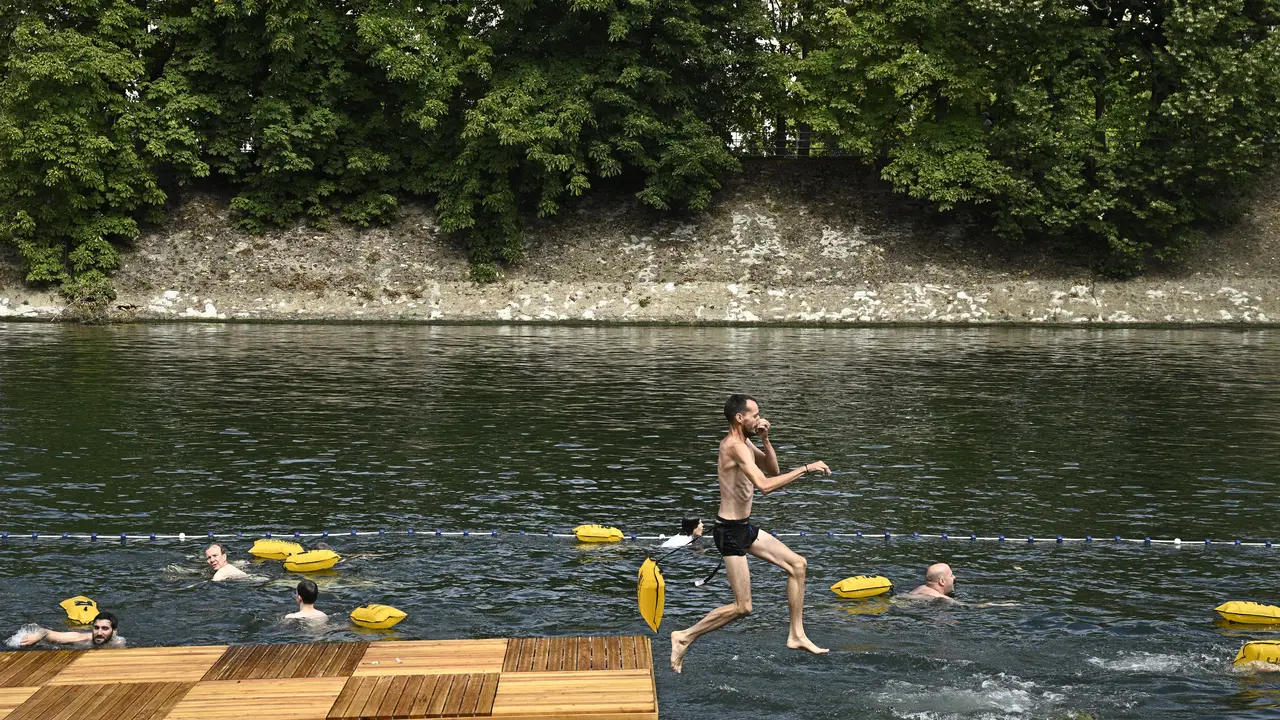 Sungai Seine Paris Kini Bisa Dipakai Berenang Lagi Sejak Dilarang 102 Tahun Lalu