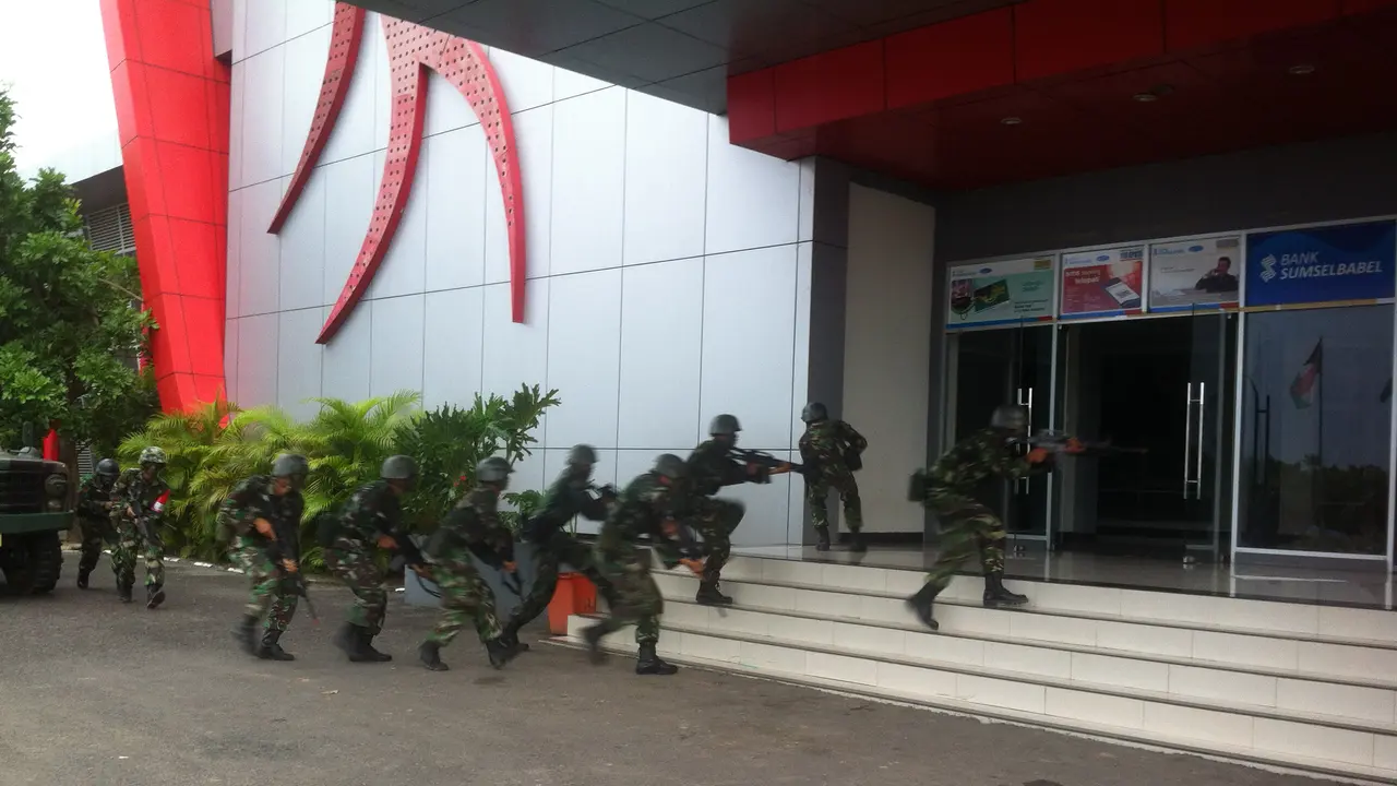 20151212-terorisme-palembang-latihan