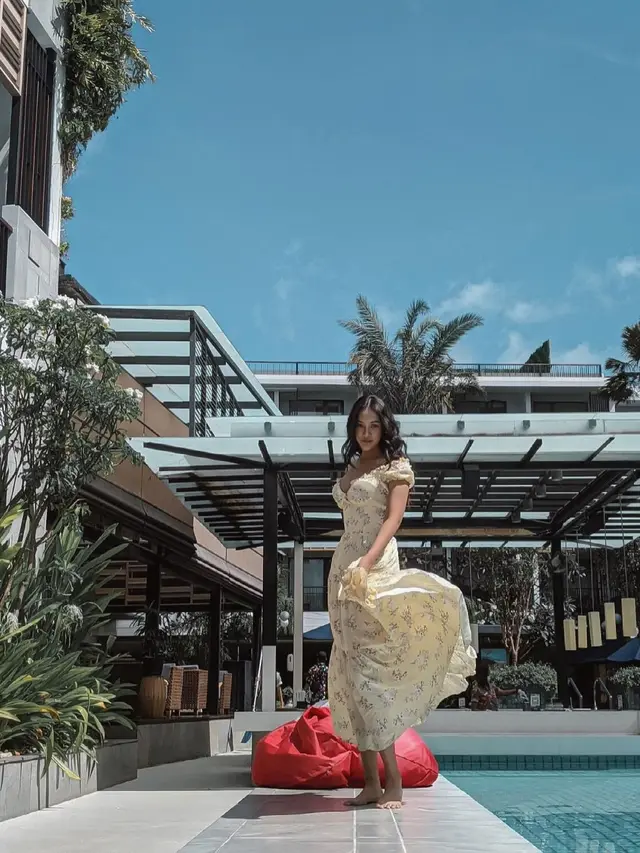 7 Potret Liburan Anya Geraldine di Bali, Penampilannya saat Berkebaya Curi Perhatian