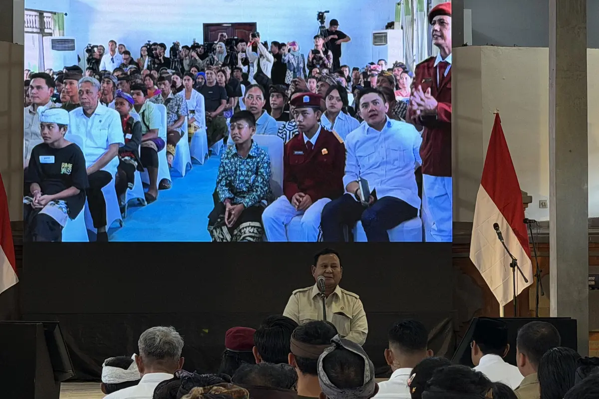 Presiden Prabowo Subianto tinjau langsung Sekolah Rakyat Menengah Pertama (SRMP) 17 Tabanan, Bali, Minggu (7/6/2026).