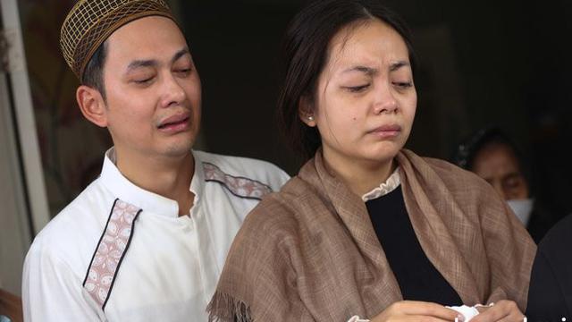 Ibunda Kiki Farrel Meninggal Dunia, Ini 7 Potret Suasana Rumah Dukanya