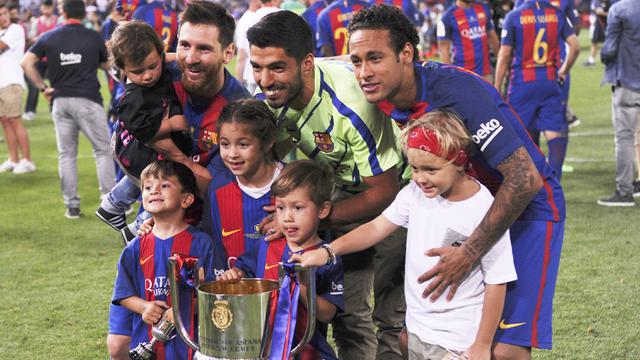 FOTO: Memori Indah Lionel Messi dan Neymar Bersama Trio MSN Barcelona