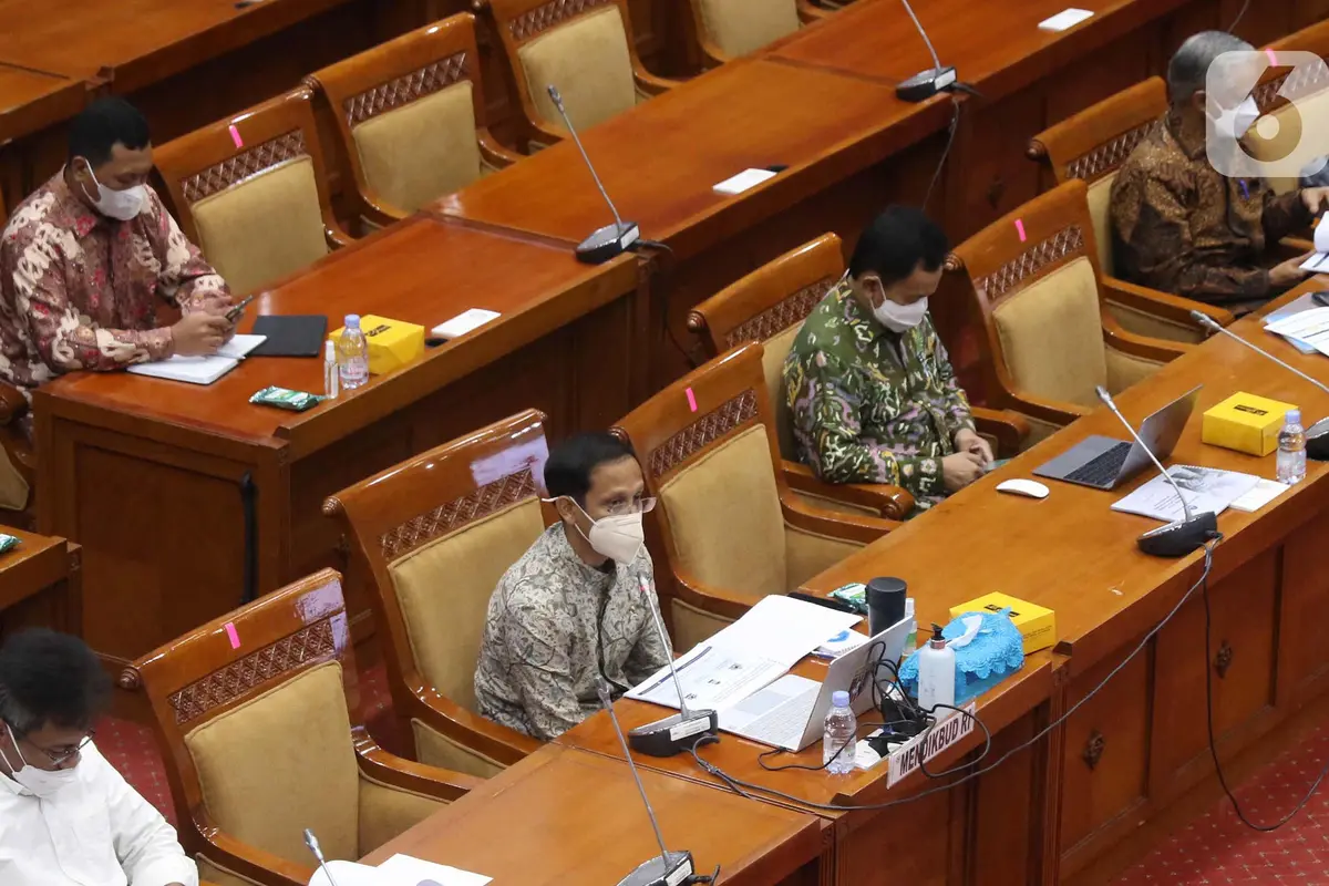 Nadiem Jelaskan Persiapan Pembelajaran Tatap Muka Kembali dengan DPR